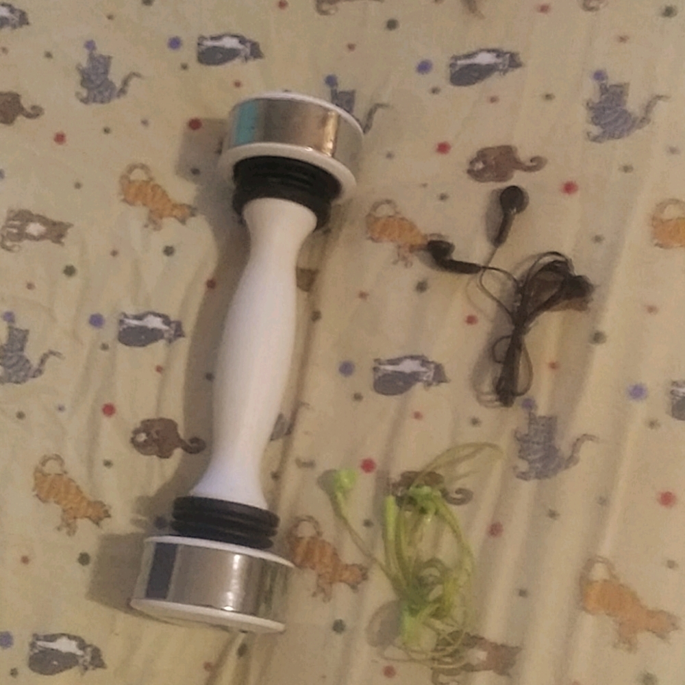 Shake weight and earpuds